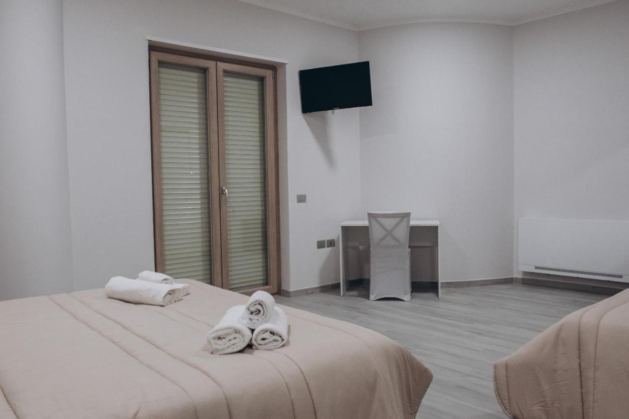 Hotel Prestige Trevico Esterno foto